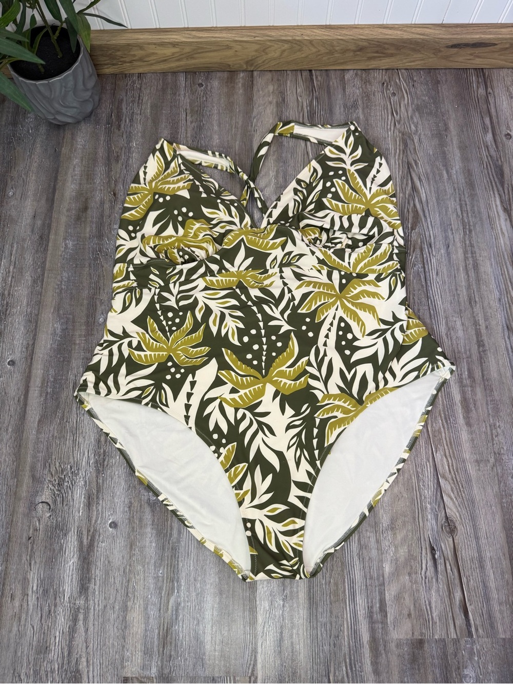 Old Navy Womens One Piece Tropical Green Swim Bathing Cross Strap Plus Size 3X
